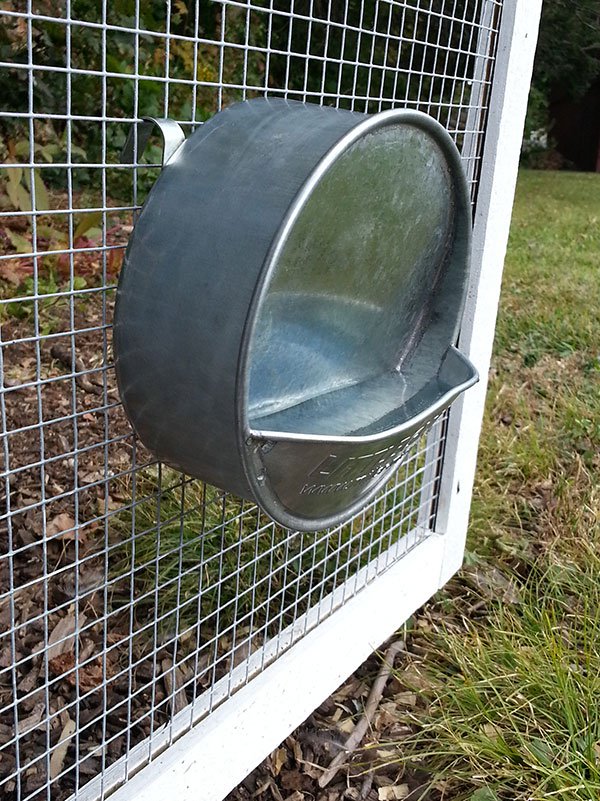 Round Hanging Chicken Waterer - Weidukt