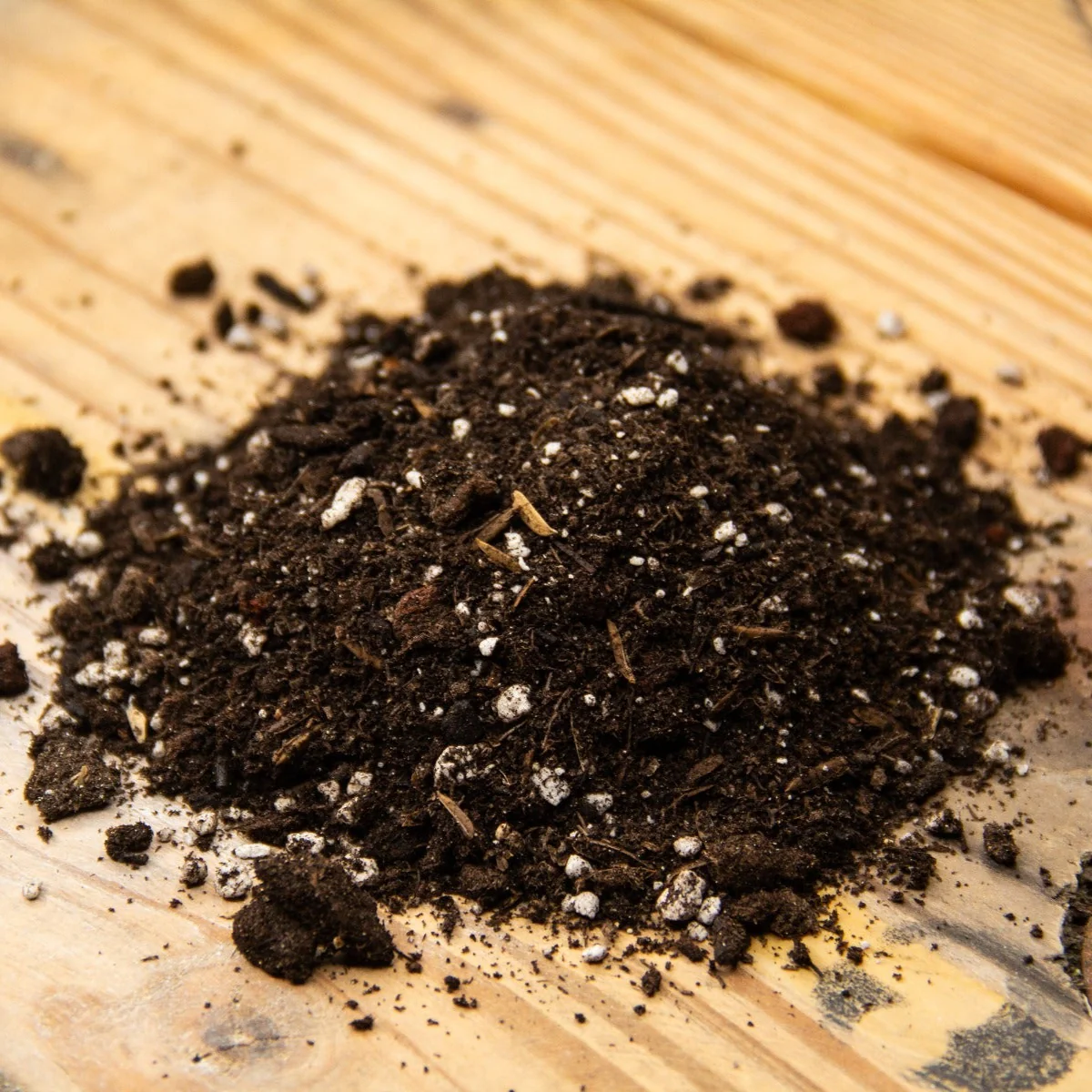 New Country Organics Living Soil, 1 cu.ft. - Weidukt