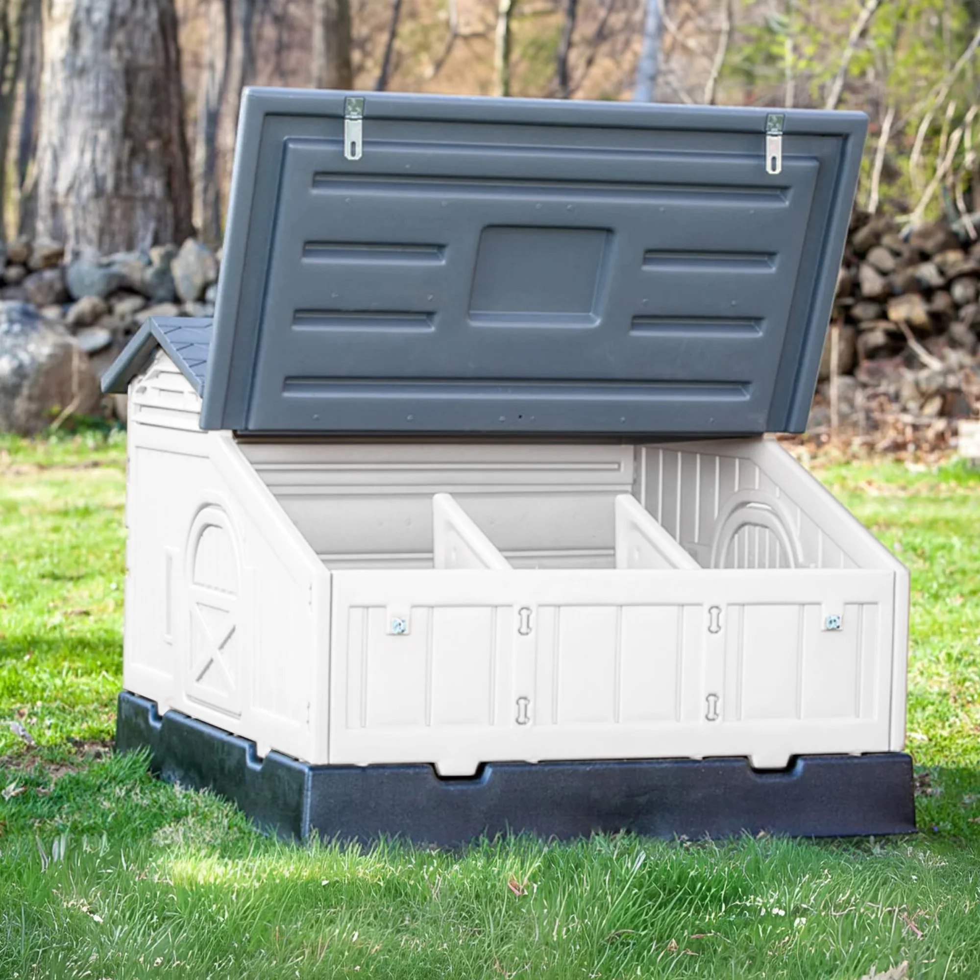 Snap Lock Formex Chicken Coop, Standard White (Up to 4 Chickens) - Weidukt